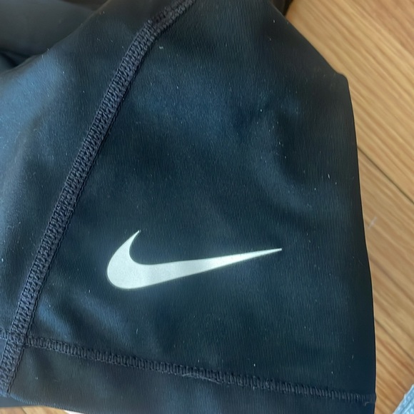 Nike pro dry- fit shorts size medium women’s - Picture 3 of 7